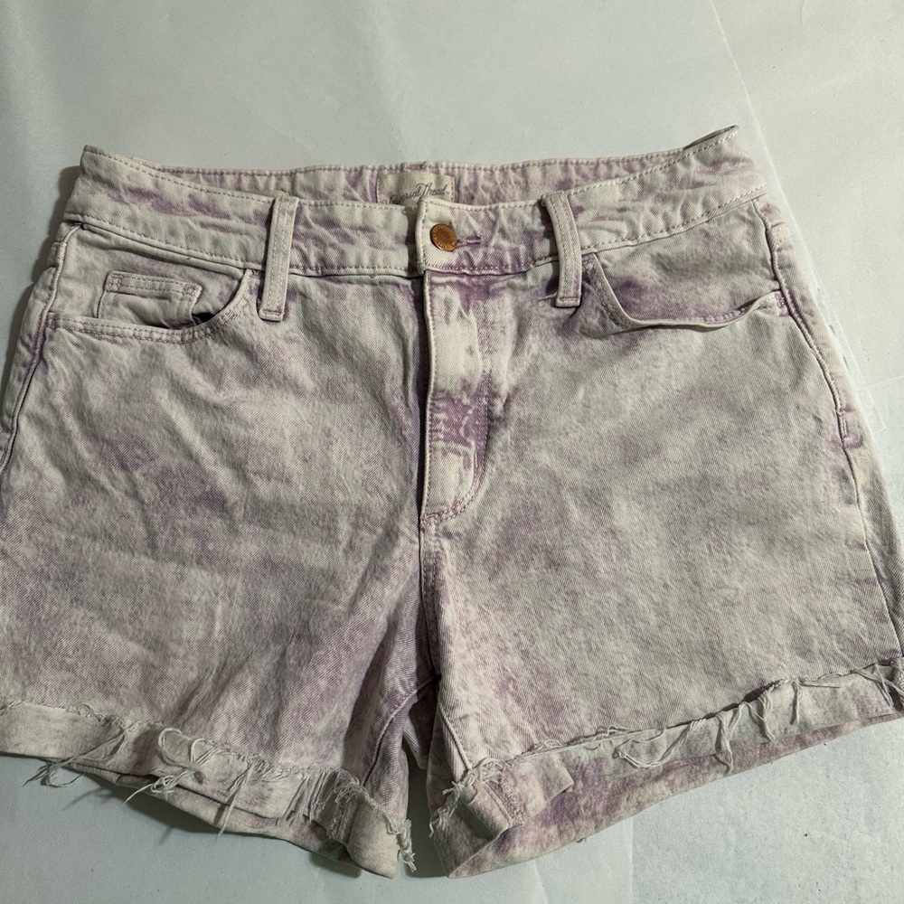 Size 4/27 shorts